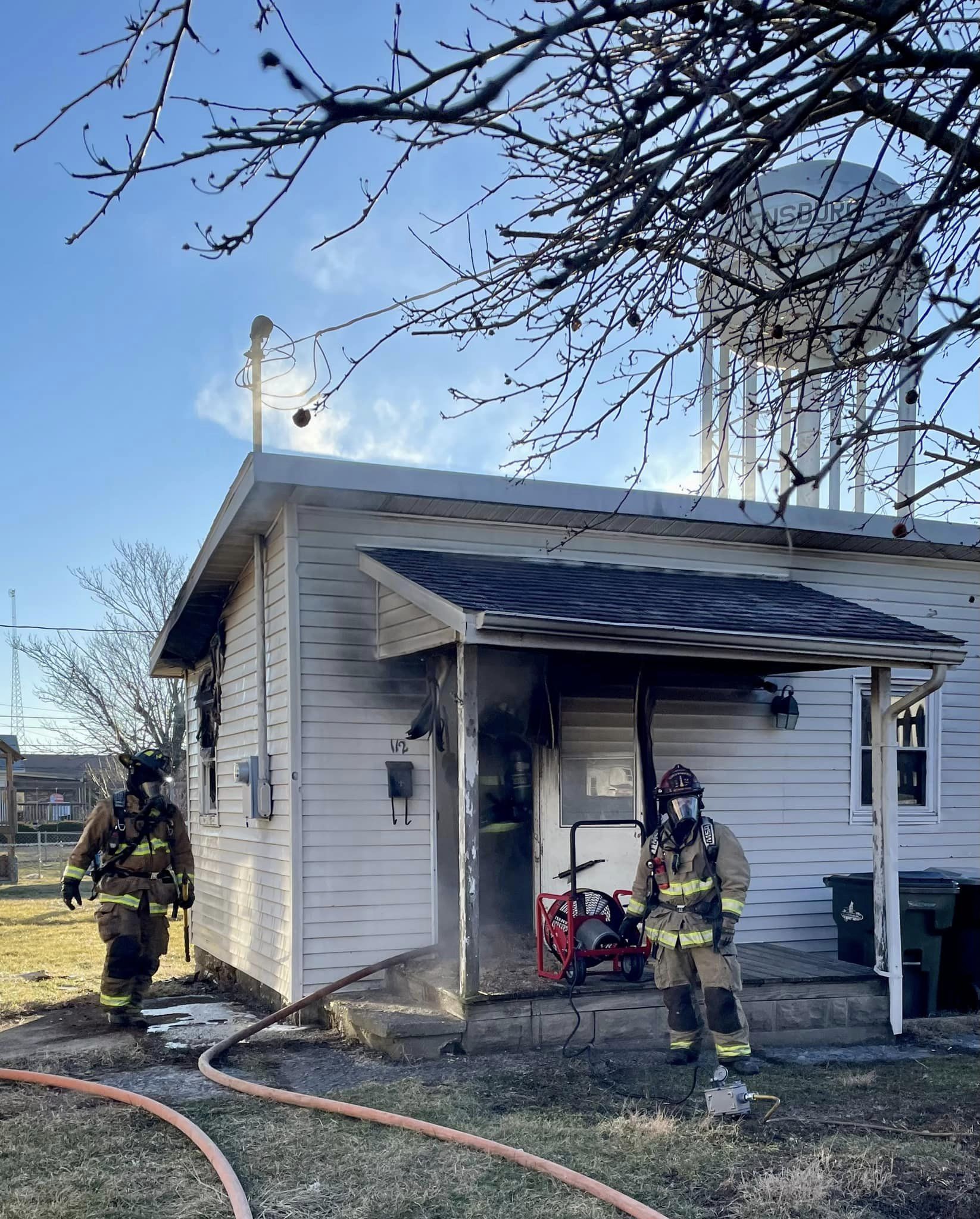 north-clark-county-family-narrowly-escapes-house-fire-the-columbian